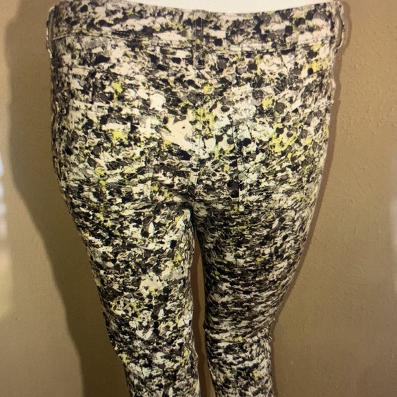 EUC Vera Wang Simply Vera Patterned Ankle Jeans GRAYS/LIME/IVORY US10 - Picture 8 of 11